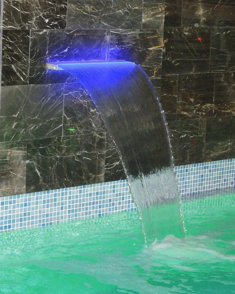 Zatvoren bazen Vršac - Aqua Gym&Spa- Bazen - Zidni slap